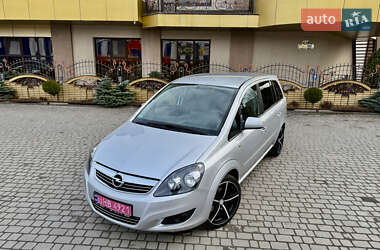 Минивэн Opel Zafira 2011 в 