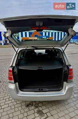 Минивэн Opel Zafira 2011 в 