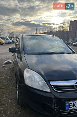 Минивэн Opel Zafira 2010 в 