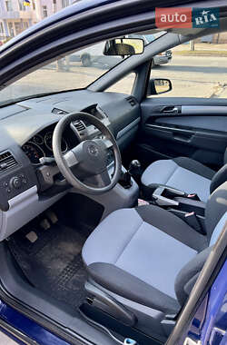Минивэн Opel Zafira 2006 в 