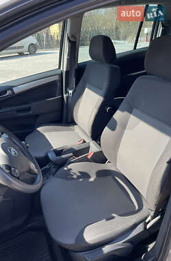 Минивэн Opel Zafira 2011 в 