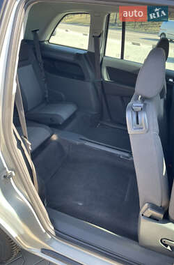 Минивэн Opel Zafira 2011 в 