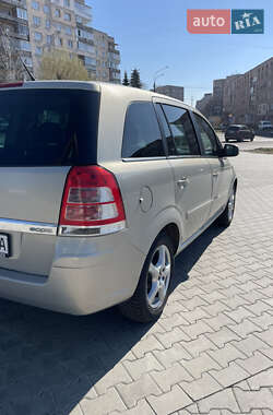 Минивэн Opel Zafira 2011 в 