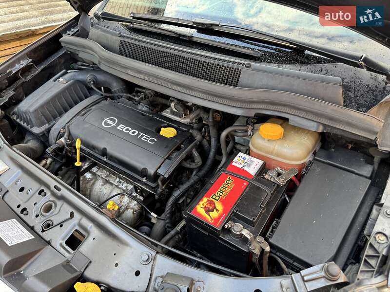 Минивэн Opel Zafira 2010 в Луцке