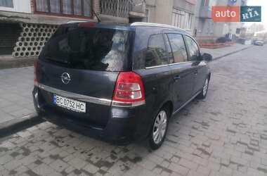 Минивэн Opel Zafira 2011 в 
