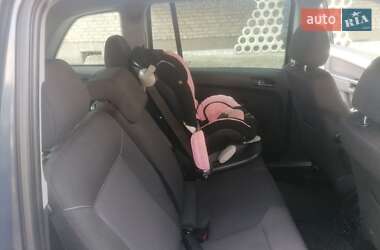 Минивэн Opel Zafira 2011 в 