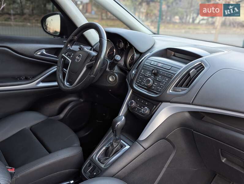 Мікровен Opel Zafira 2015 в Хмельницькому