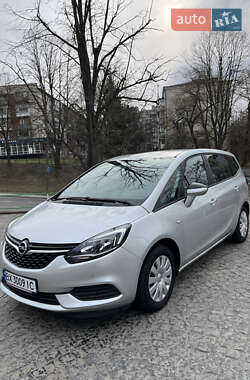 Минивэн Opel Zafira 2018 в 