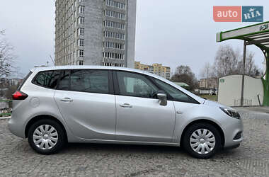 Минивэн Opel Zafira 2018 в 