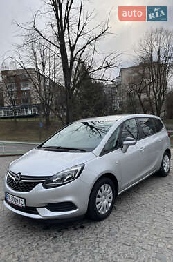 Минивэн Opel Zafira 2018 в 