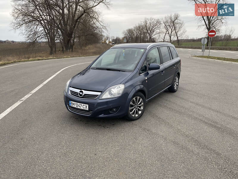 Минивэн Opel Zafira 2010 в Ромнах фото 2 Минивэн Opel Zafira 2010 в Ромнах