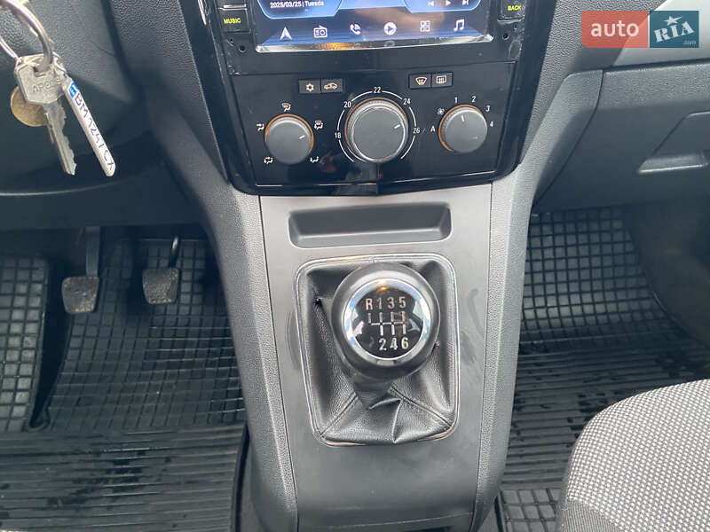 Минивэн Opel Zafira 2010 в Ромнах фото 27 Минивэн Opel Zafira 2010 в Ромнах