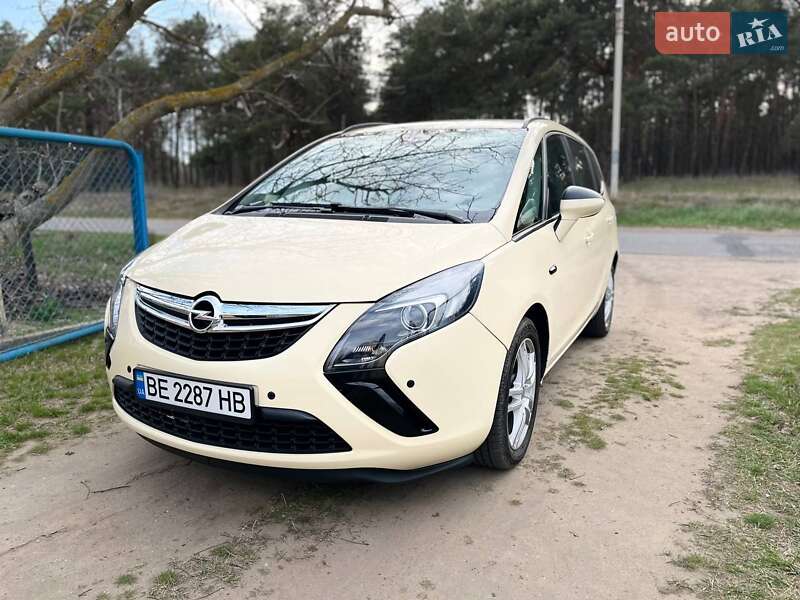 Opel Zafira 2014