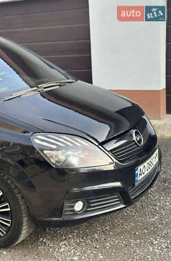 Минивэн Opel Zafira 2007 в 