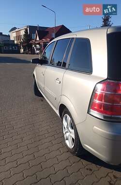 Минивэн Opel Zafira 2005 в 