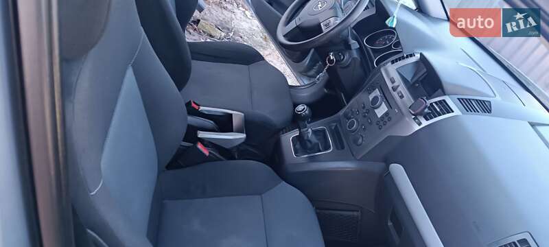 Мінівен Opel Zafira 2006 в Луцьку