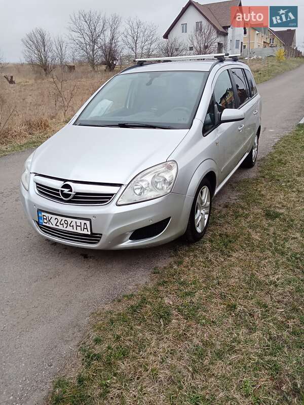 Мінівен Opel Zafira 2009 в Рівному