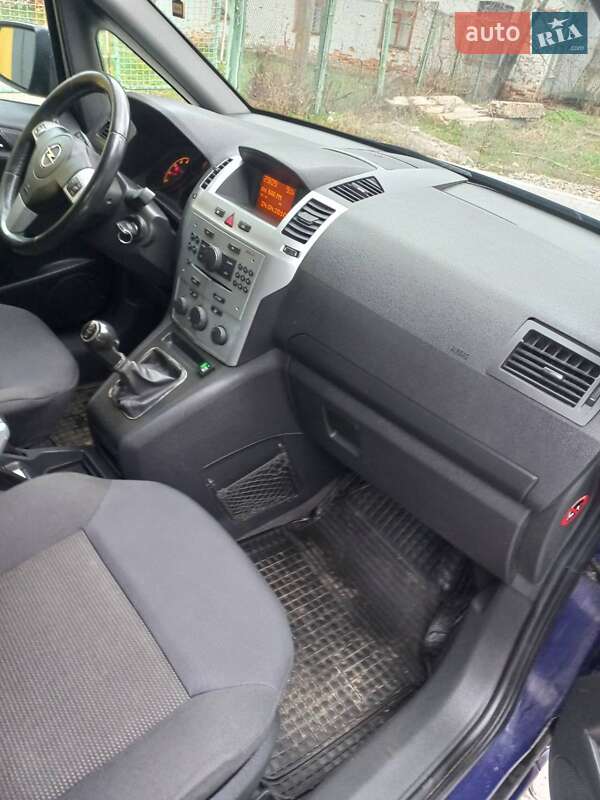 Мінівен Opel Zafira 2010 в Бару