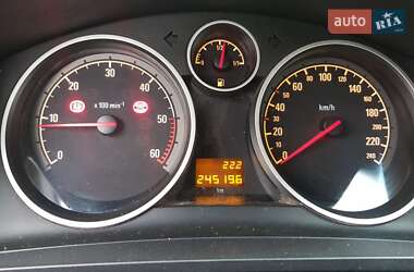 Минивэн Opel Zafira 2005 в Киеве