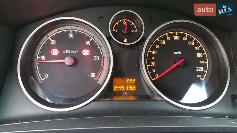 Минивэн Opel Zafira 2005 в Киеве