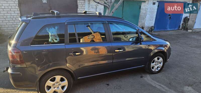 Мінівен Opel Zafira 2006 в Кривому Розі