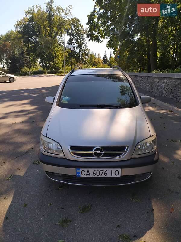 Мінівен Opel Zafira 2004 в Києві