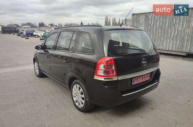 Минивэн Opel Zafira 2008 в 