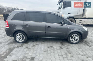Минивэн Opel Zafira 2009 в 