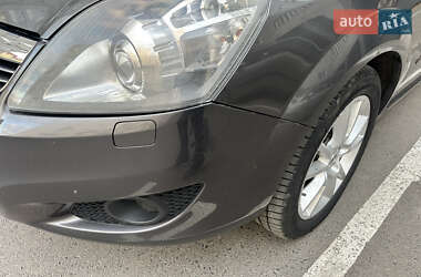 Минивэн Opel Zafira 2009 в 