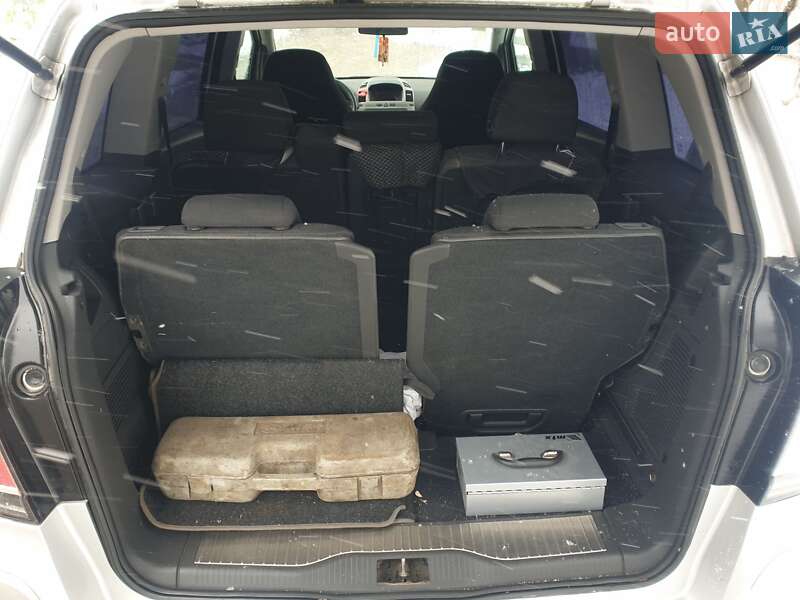 Минивэн Opel Zafira 2005 в Золочеве