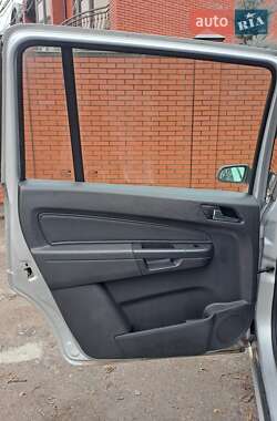 Минивэн Opel Zafira 2006 в 