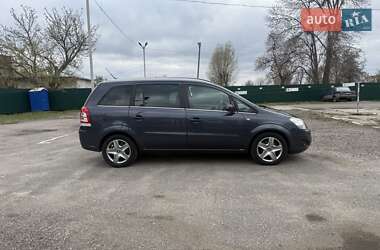 Минивэн Opel Zafira 2008 в 