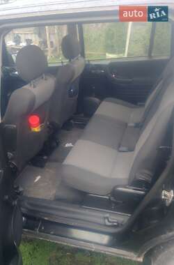 Минивэн Opel Zafira 2004 в 
