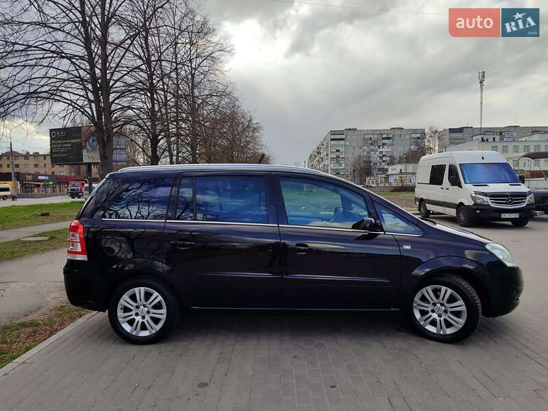 Минивэн Opel Zafira 2009 в Белой Церкви