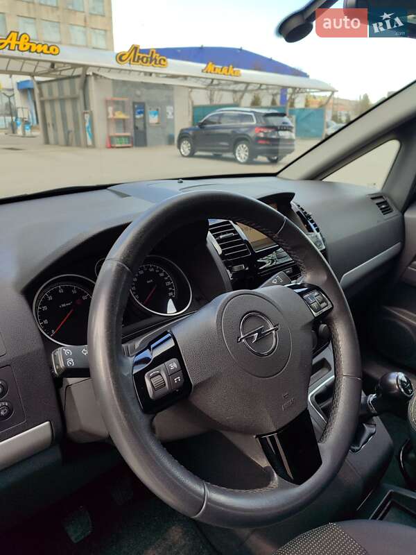 Минивэн Opel Zafira 2009 в Белой Церкви
