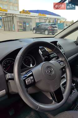 Минивэн Opel Zafira 2009 в 