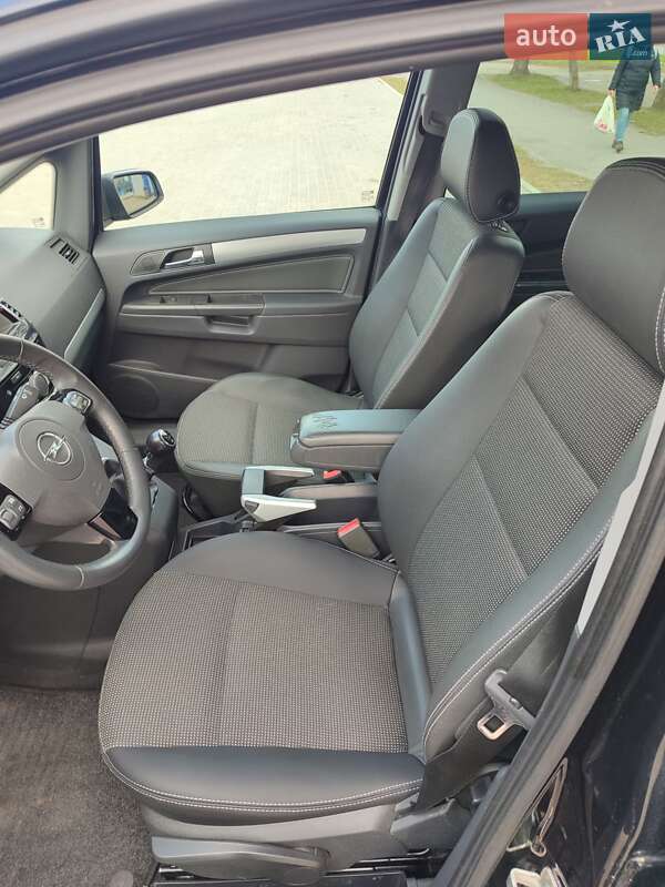Минивэн Opel Zafira 2009 в Белой Церкви