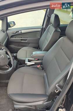 Минивэн Opel Zafira 2009 в 