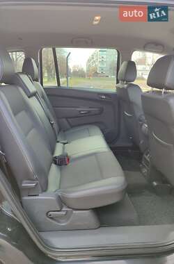 Минивэн Opel Zafira 2009 в 