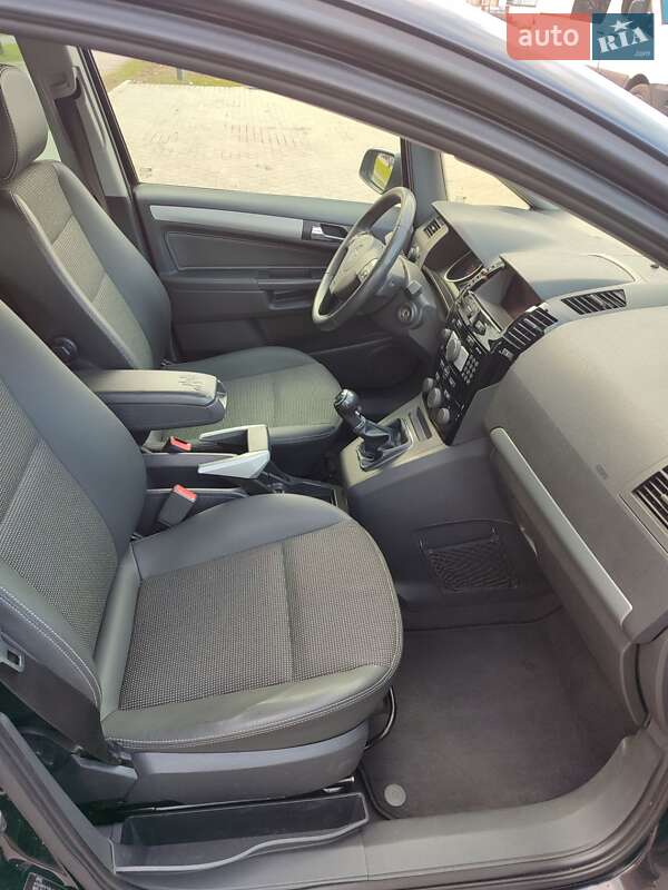 Минивэн Opel Zafira 2009 в Белой Церкви