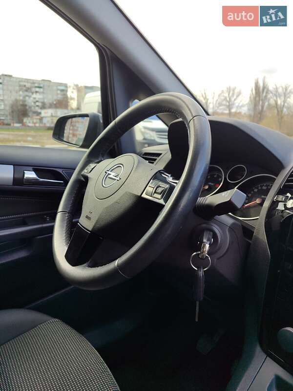 Минивэн Opel Zafira 2009 в Белой Церкви