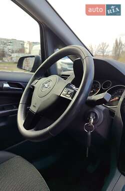 Минивэн Opel Zafira 2009 в 