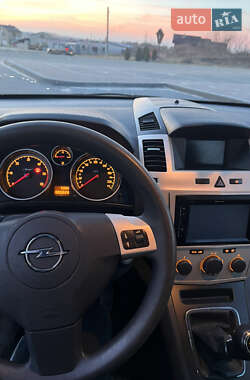 Минивэн Opel Zafira 2008 в 