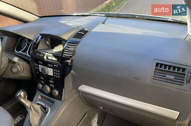 Минивэн Opel Zafira 2010 в 