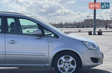 Мінівен Opel Zafira 2011 в 