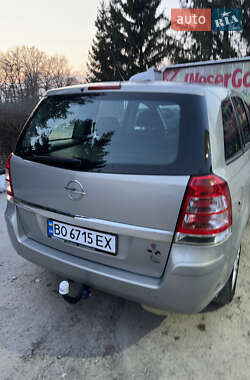Минивэн Opel Zafira 2005 в 