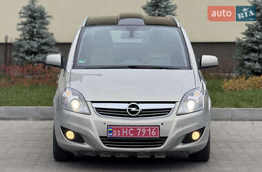 Минивэн Opel Zafira 2010 в 