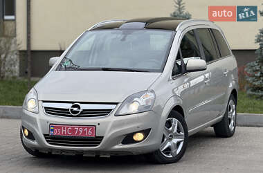 Минивэн Opel Zafira 2010 в 