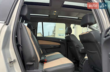 Минивэн Opel Zafira 2010 в 