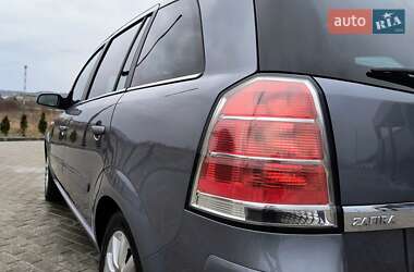 Минивэн Opel Zafira 2008 в 